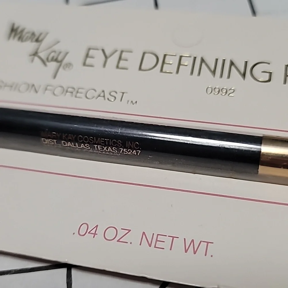 Mary Kay‎ Eye Defining Pencil Vintage NIP Old Stock 0992 Burnished Ebony .o4 oz